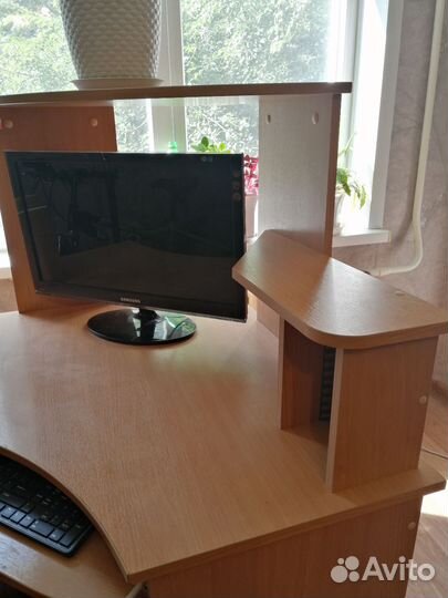 Компьютерный стол