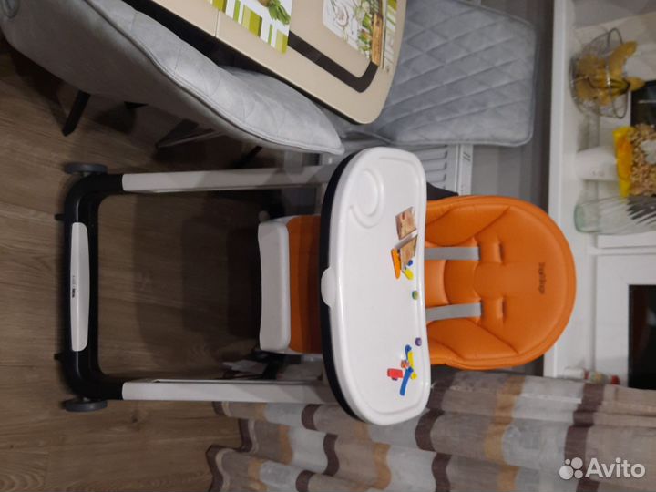 Детский стульчик для кормления