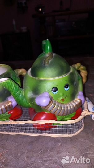 Чайник, молочник, сахарница