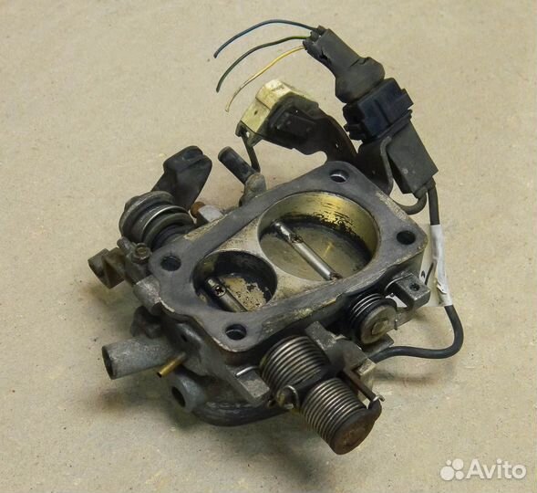 Заслонка дроссельная Audi 100 C3 2.1 KG