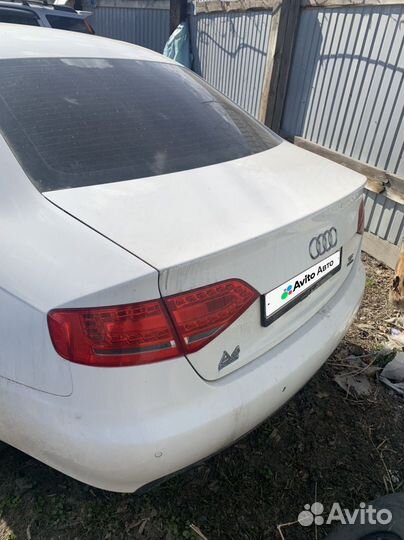 Audi A4 2.0 AT, 2010, битый, 200 000 км