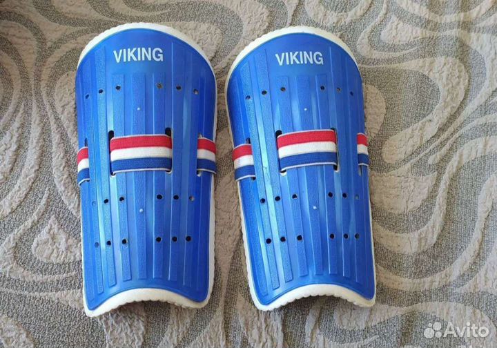 Футбольные щитки