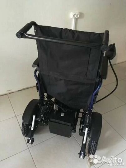 Кресло-коляска для инвалидов с электроприводом