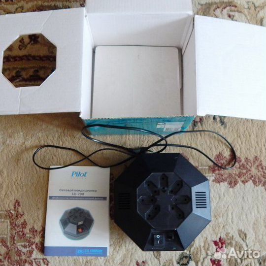 Стабилизатор напряжения Pilot LC-700