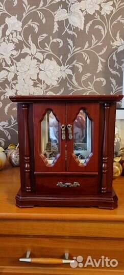 Шкатулка шкафчик для украшений