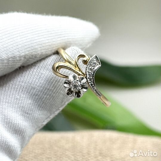 Золотой гарнитур Тюльпаны с бриллиантами 585 пробы