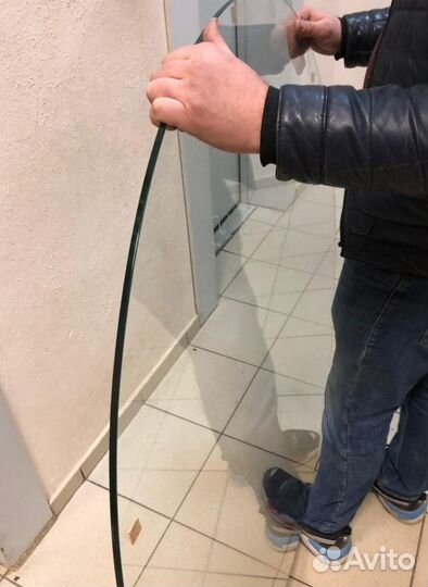 Прозрачное стекло на стол