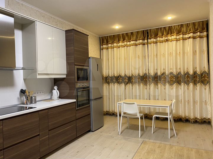 3-к. квартира, 100 м², 17/19 эт.