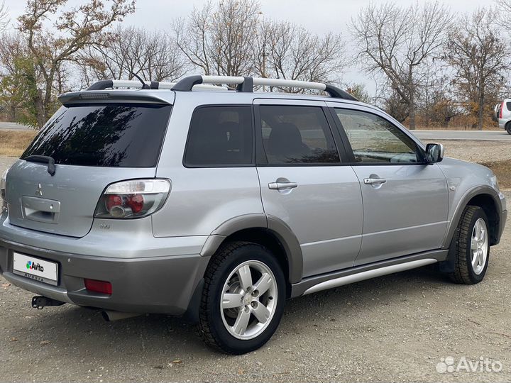 Mitsubishi Outlander 2.4 МТ, 2005, 215 000 км