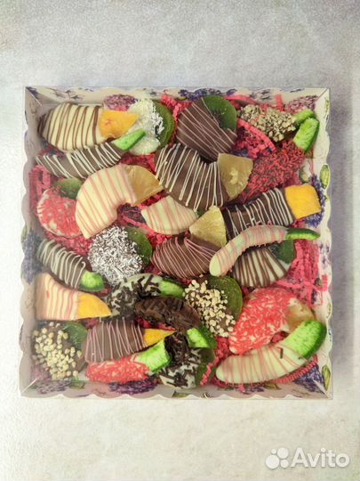 Фрукты в шоколаде