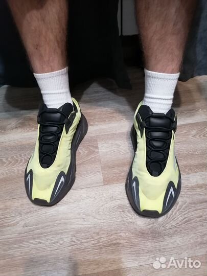 Кроссовки adidas yeezy boost 700