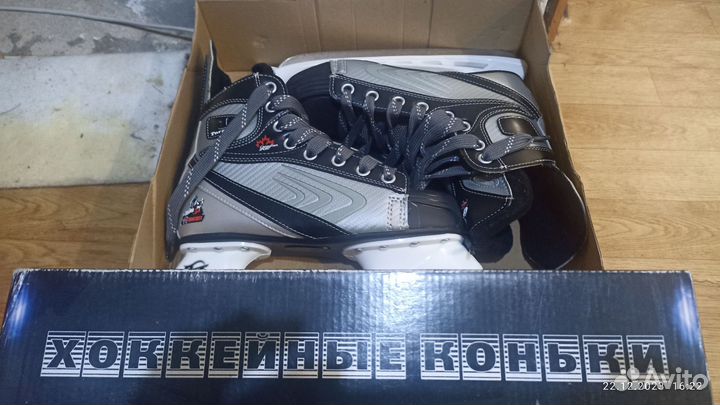 Коньки хоккейные 39размер
