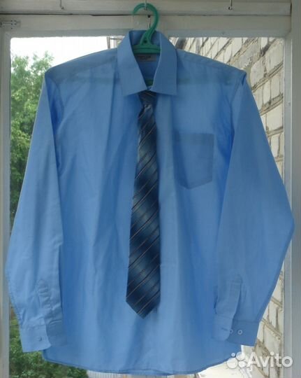 Рубашка голубая на мальчика-подростка