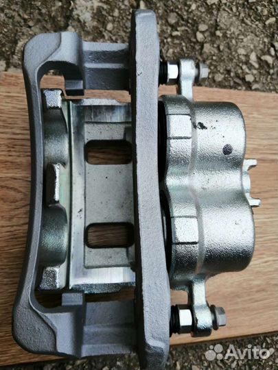 Суппорт тормозной передний правый Ssangyong Kyron