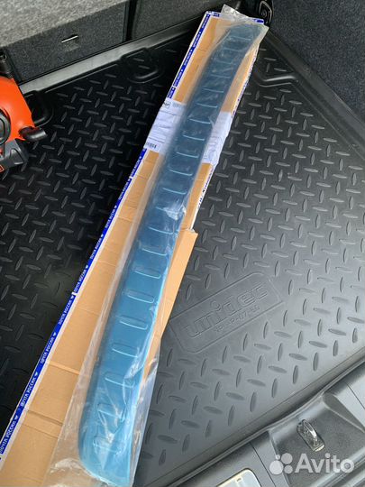 Накладка на задний бампер BMW