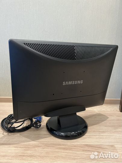 Монитор Samsung 22 дюйма