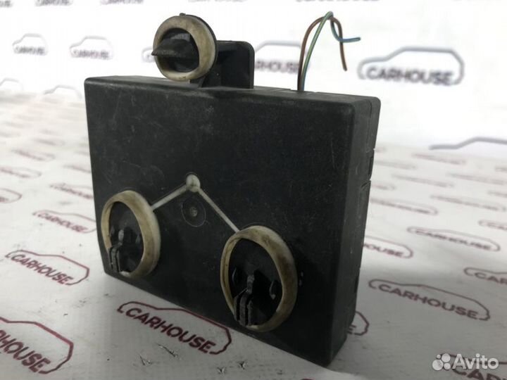 Блок управления дверьми передний правый Audi A4