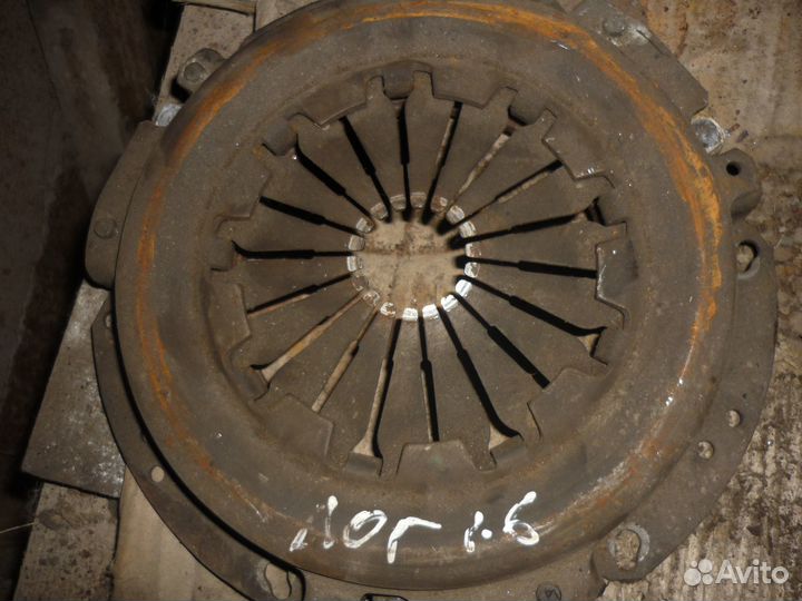 Корзина сцепления Рено Логан 1.6