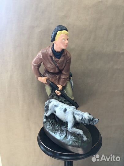 Статуэтка гипс. Охотник с собакой. Кунгур
