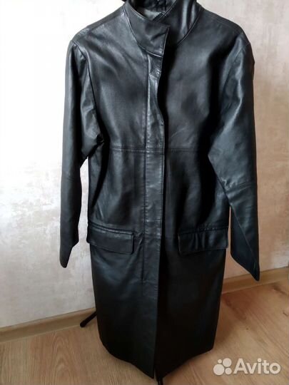 Плащ кожаный женский р. 42