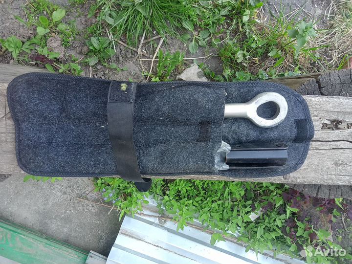 Буксировочный крюк