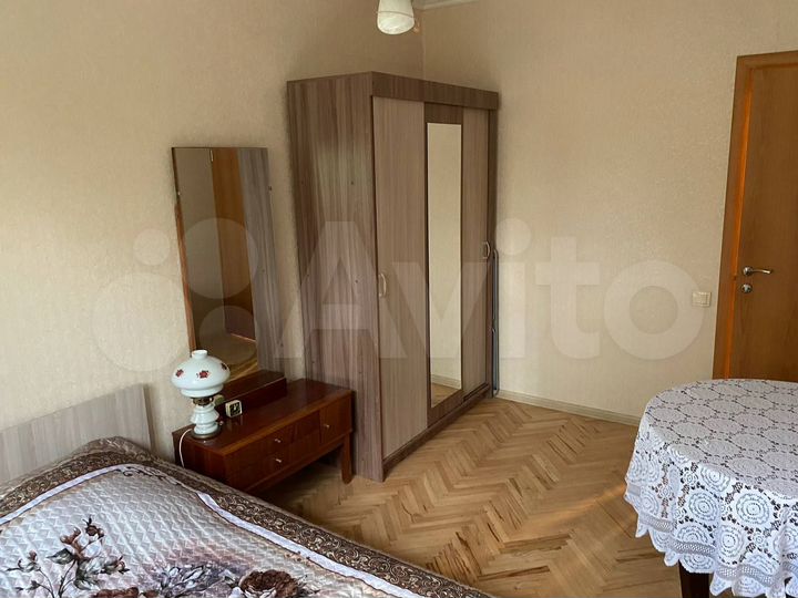 Комната 14 м² в 4-к., 1/12 эт.