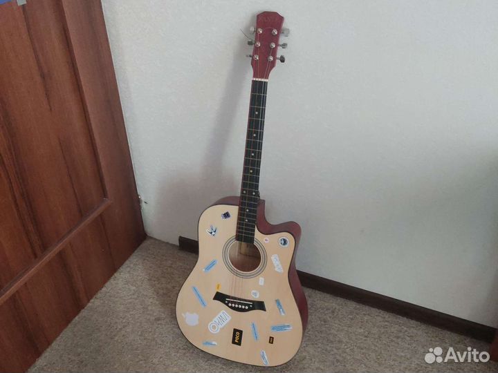Акустическая гитара