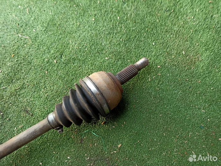 Полуось (привод) передний левый Renault Fluence