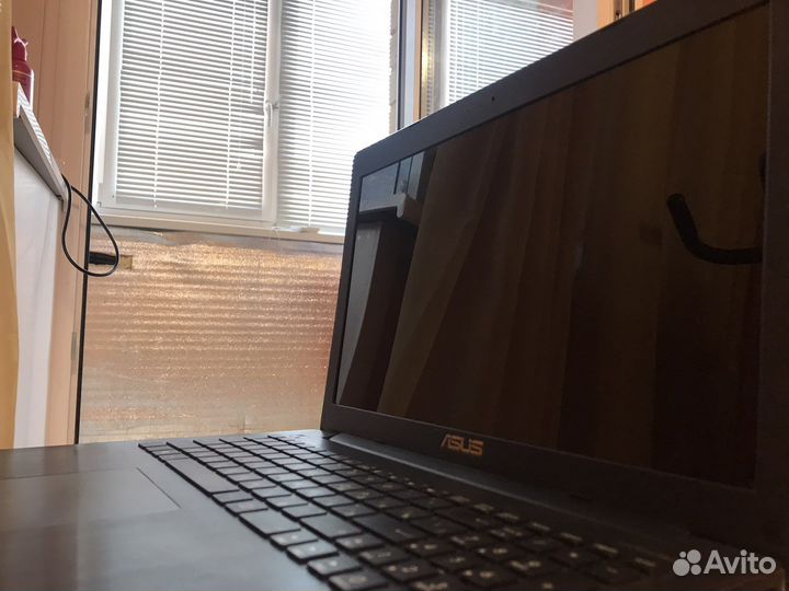 Ноутбук asus