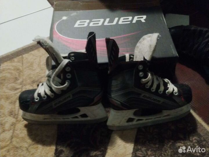 Хоккейные коньки bauer 2,5 и 4,5