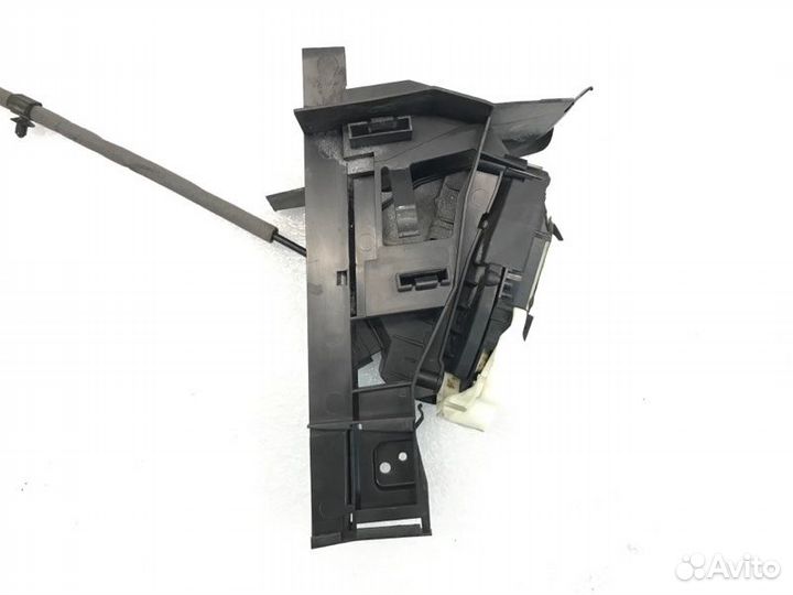 Замок двери задний левый Ford Focus 3 хетчбек 2.0