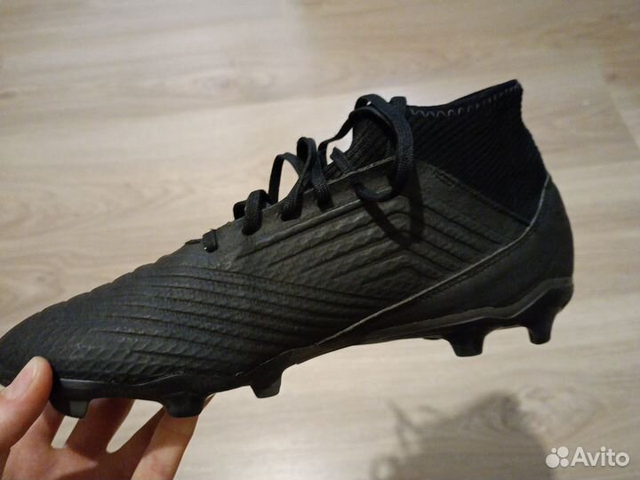 Футбольные бутсы adidas predator 18.3
