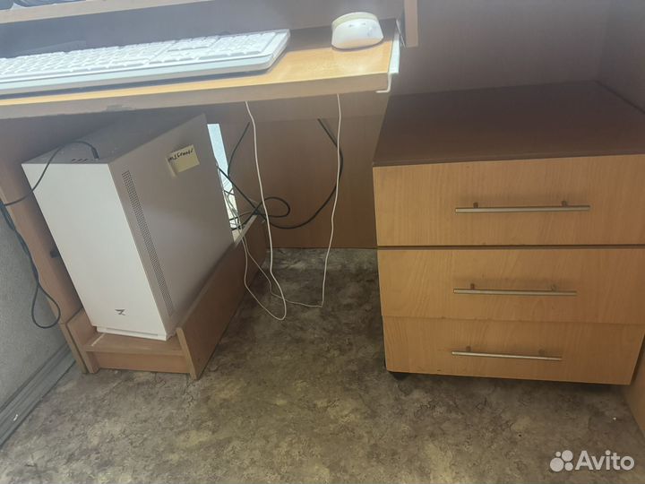 Стол офисный