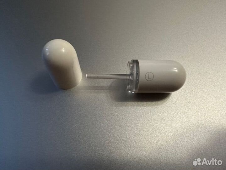 Оригинальный контейнер Apple для амбушюр