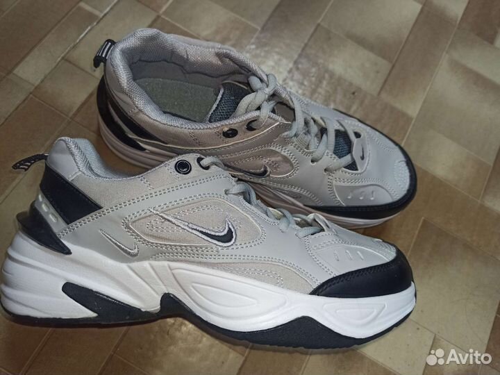 Продам кроссовки