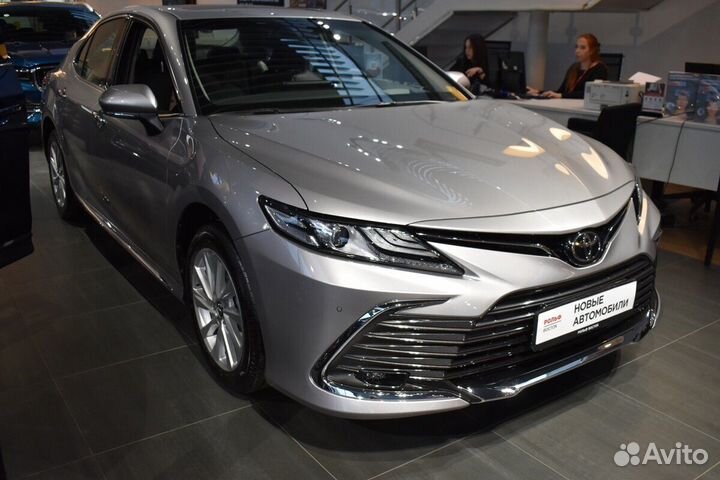 Toyota Camry 2.0 CVT, 2023