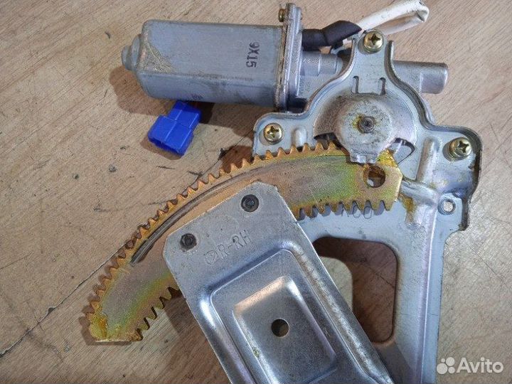 Стеклоподъемник электрический задний правый Subaru