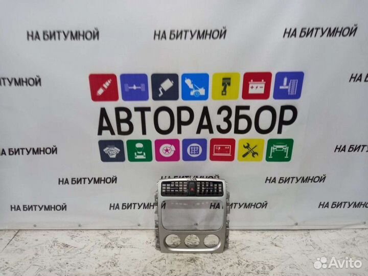 Рамка магнитолы Suzuki Liana 1.6 2007