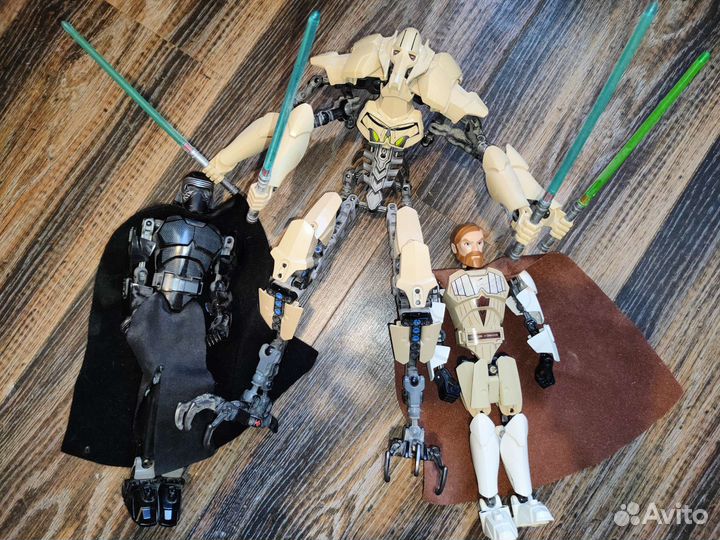 Три фигурки лего