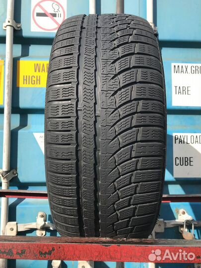 Nokian Tyres WR A4 235/50 R18