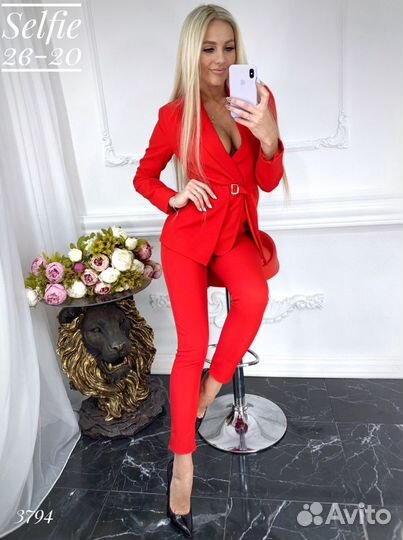 Костюм брючный новый, 46-48