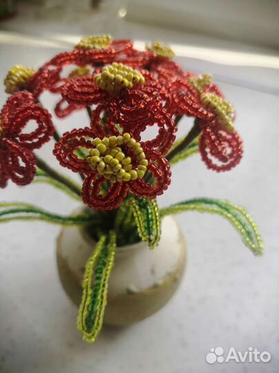Цветы из бисера