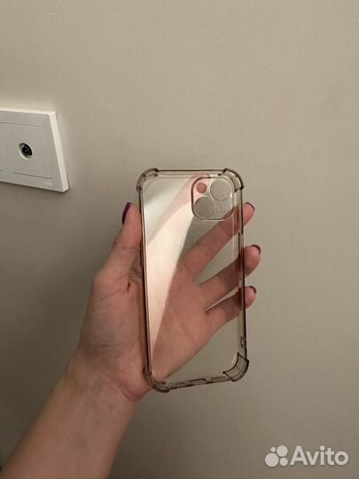 Продам чехол на iPhone13