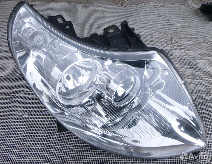 Пежо Боксер фара правая