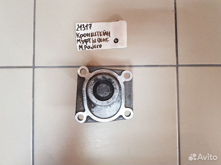 Mitsubishi Pajero Кронштейн муфты вентилятора