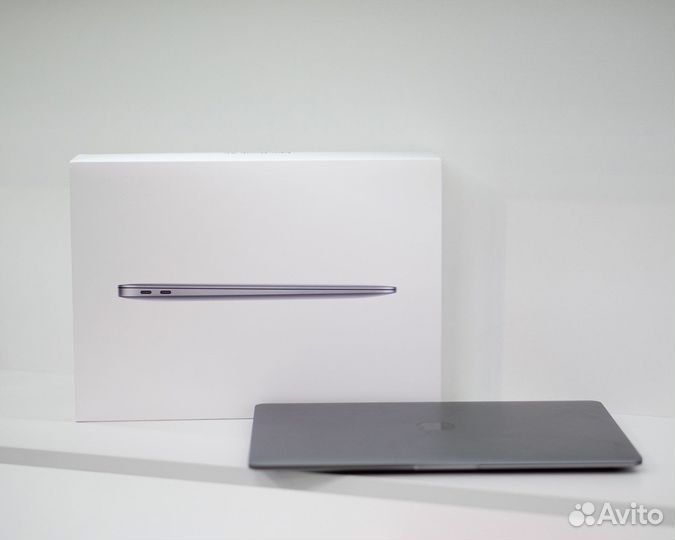 MacBook Air 13 M3, 8/512