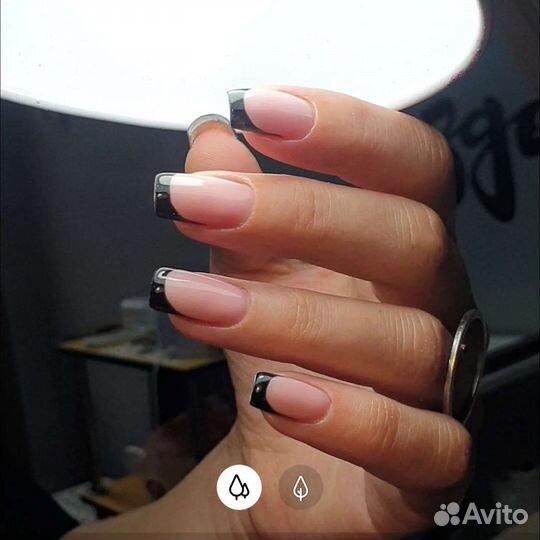 Модель на маникюр