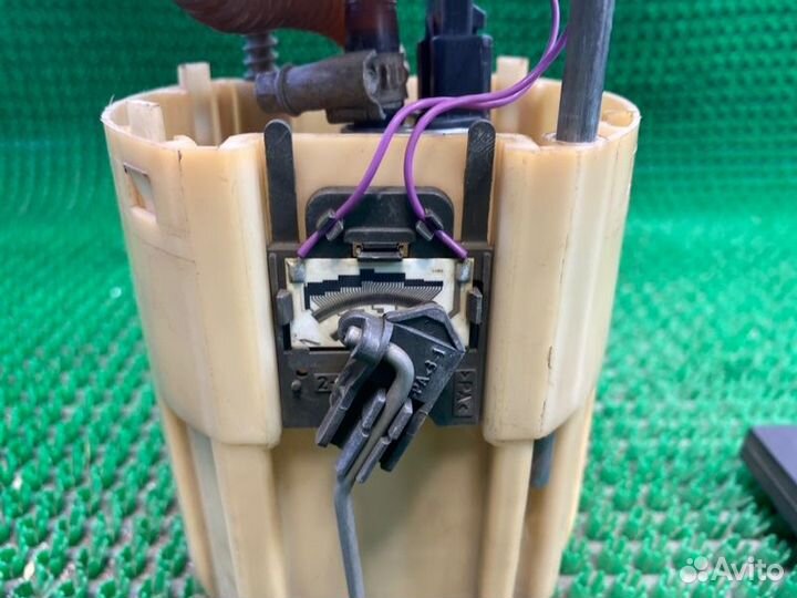 Насос топливный Лада Приора 2008