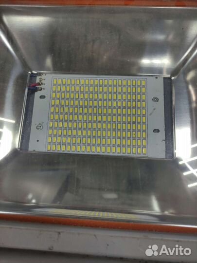 Светодиодный прожектор 100ват 220волт