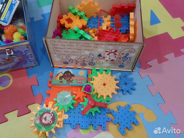 2 набора разных конструкторов